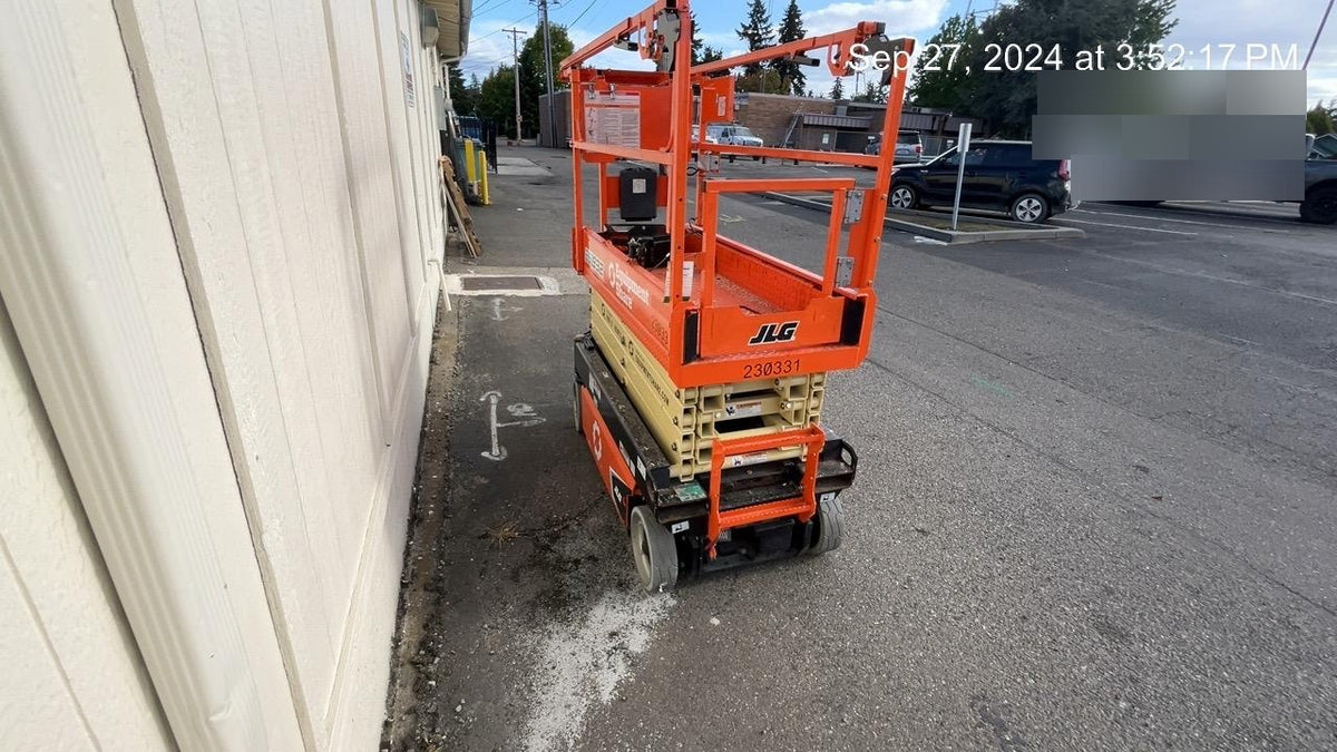 2022 JLG ES1932