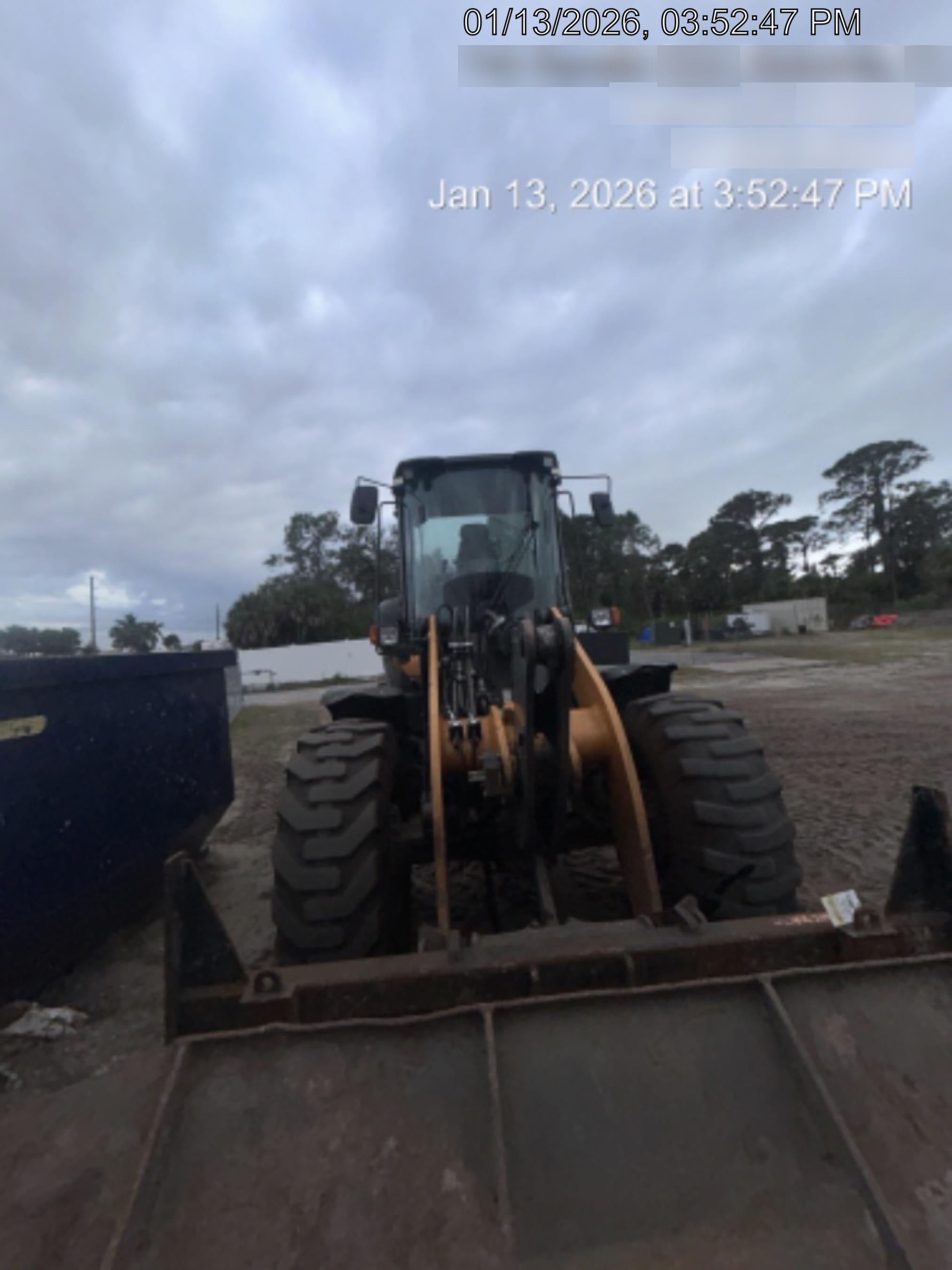 2023 CASE 621G