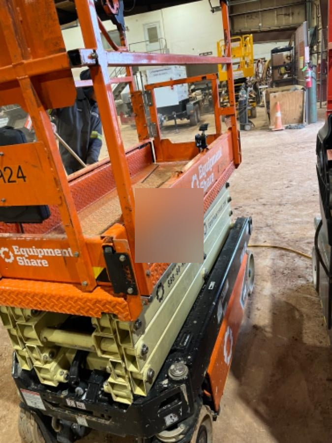 2022 JLG ES1932