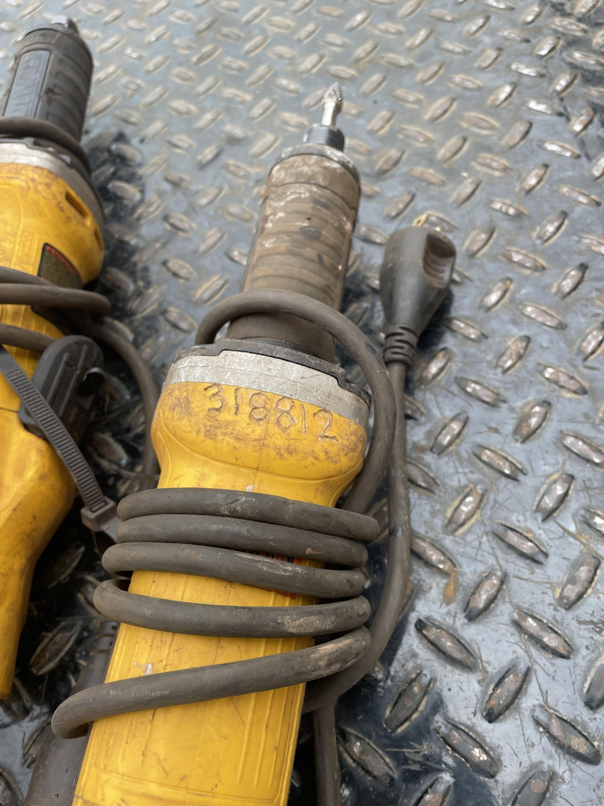 2023 DEWALT DWE4887N