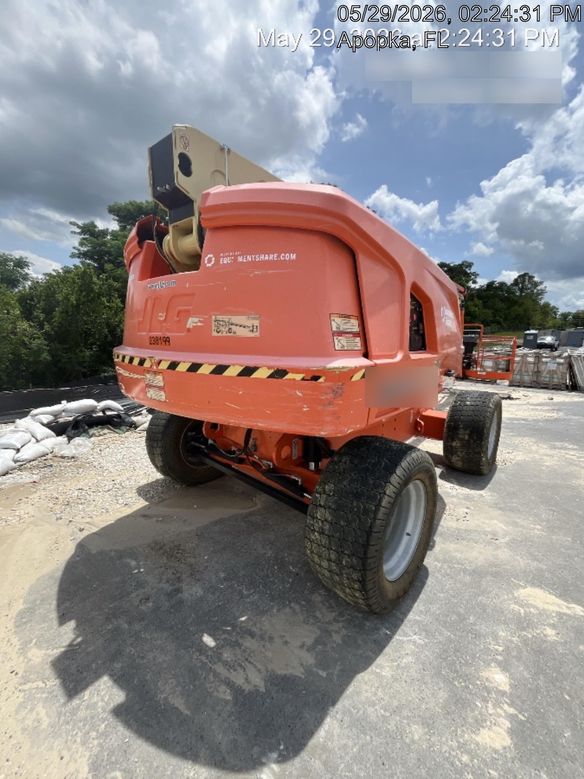 2022 JLG 660SJ