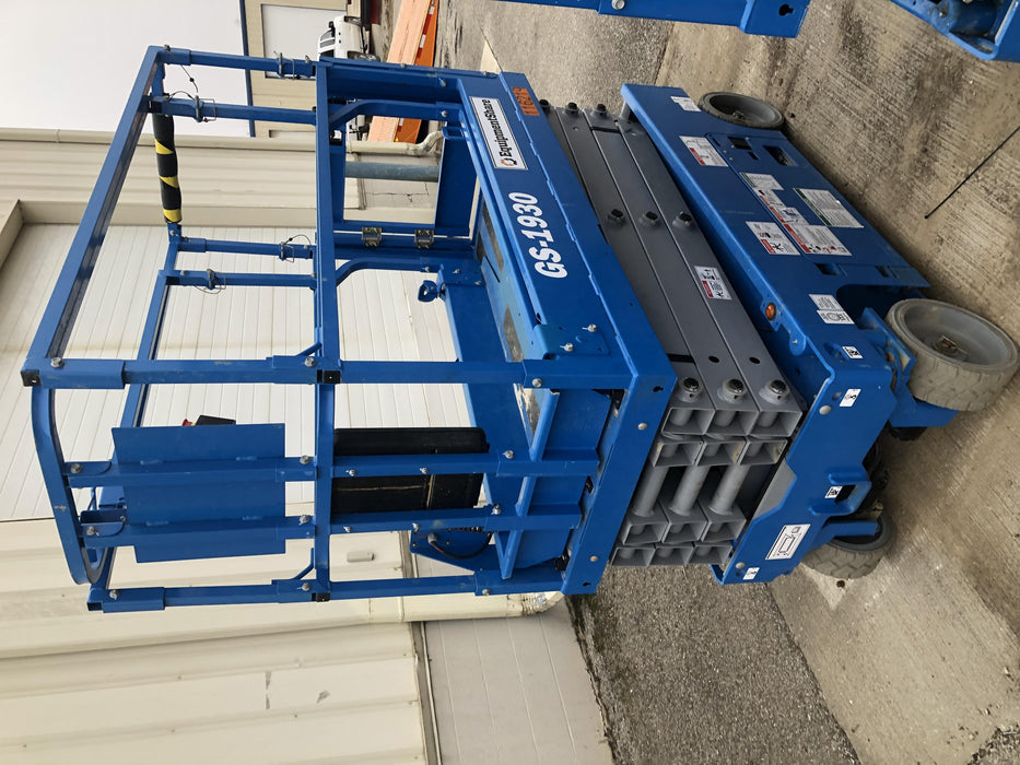 2020 Genie GS-1930 Solid Non Marking Tires, Beacon, Folding rails with half height swing gate
