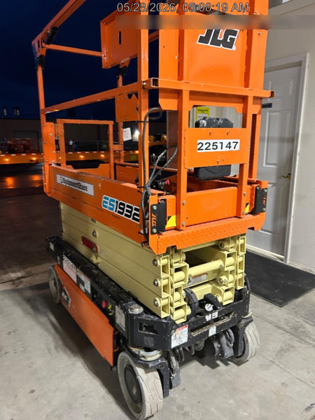2022 JLG ES1932