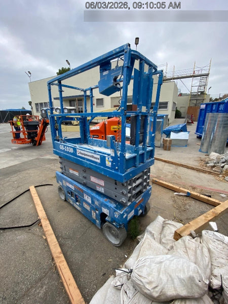 2020 Genie GS-1930 Solid Non Marking Tires, Beacon, Folding rails with half height swing gate, 800W Inverter
