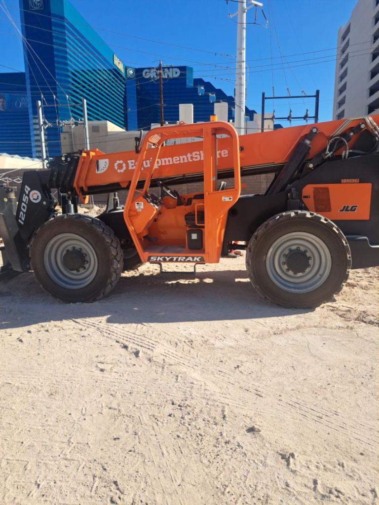 2023 SKYTRAK 12054