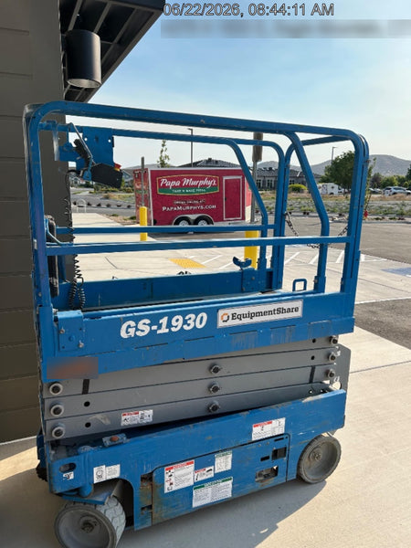 2019 Genie GS-1930 Fixed rails with chain Entry