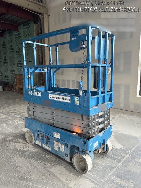 2020 Genie GS-1930 Solid Non Marking Tires, Beacon, Folding rails with half height swing gate, 800W Inverter
