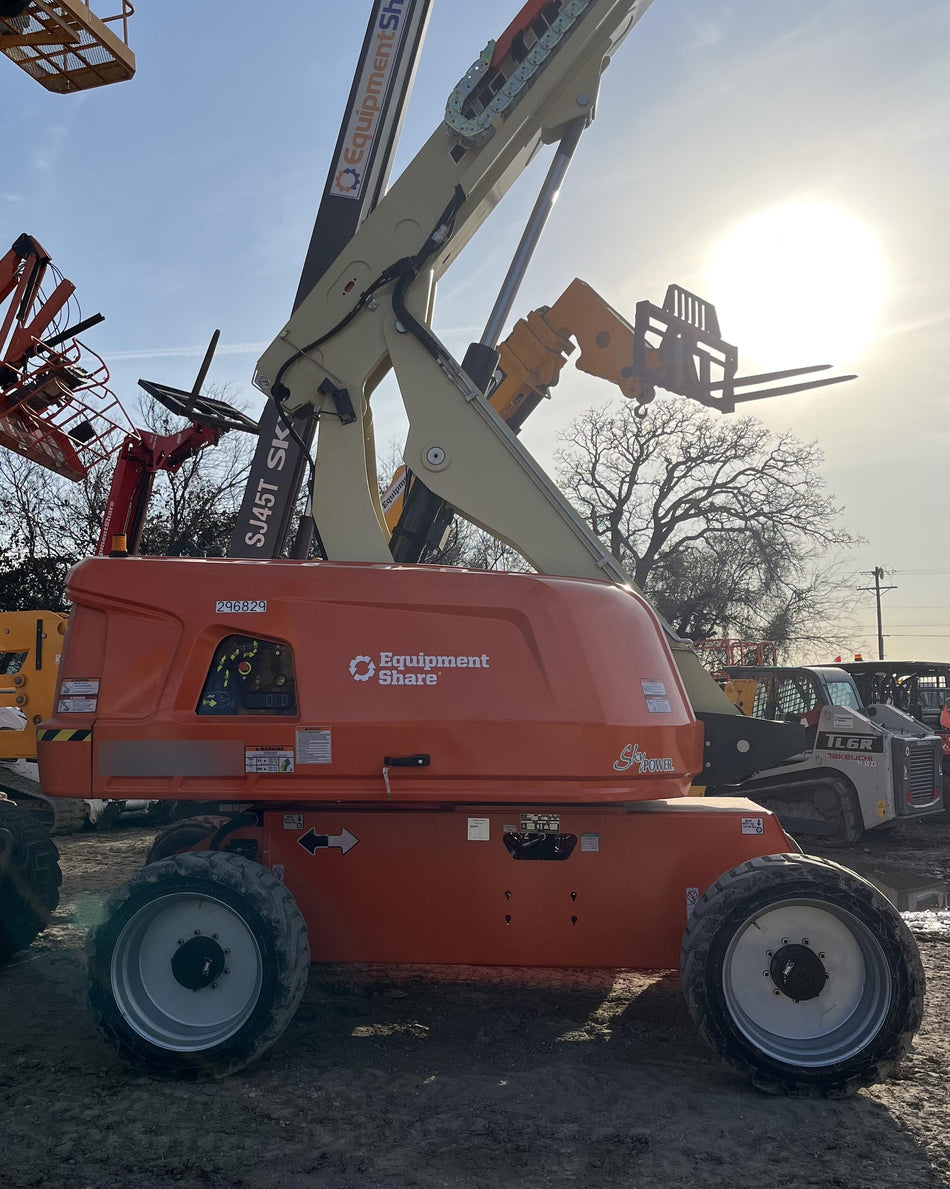 2023 JLG 660SJ