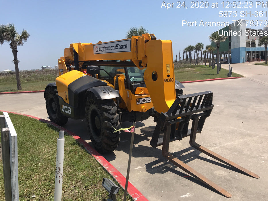 2020 JCB 506-36 Cab/Heat/Air, 74 HP, Solid Tires, STD Worklight, Beacon, Aux Hydraulics, Lifting Eye, Back up Alarm w/48" Carriage/48" Forks