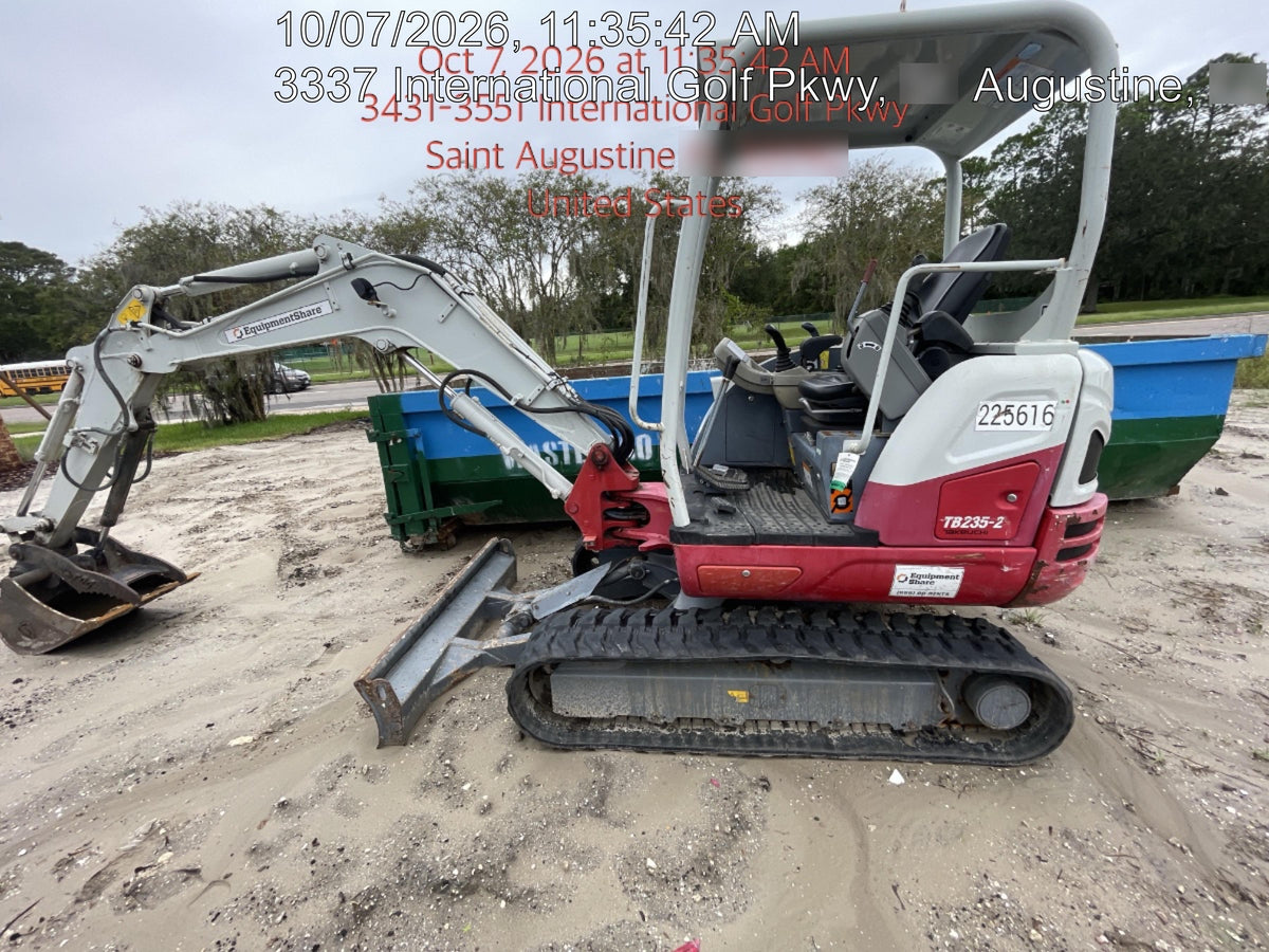 2022 TAKEUCHI TB235-2R