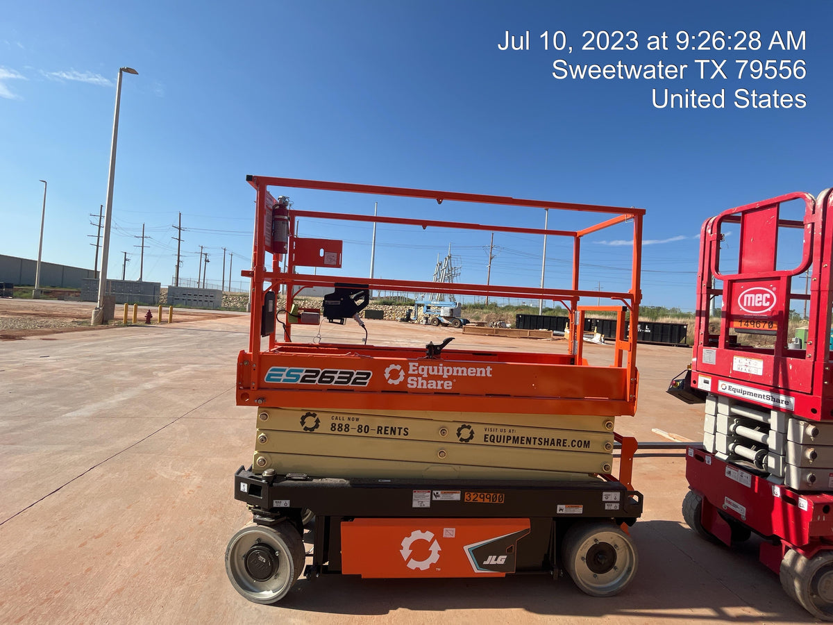 2023 JLG ES2632