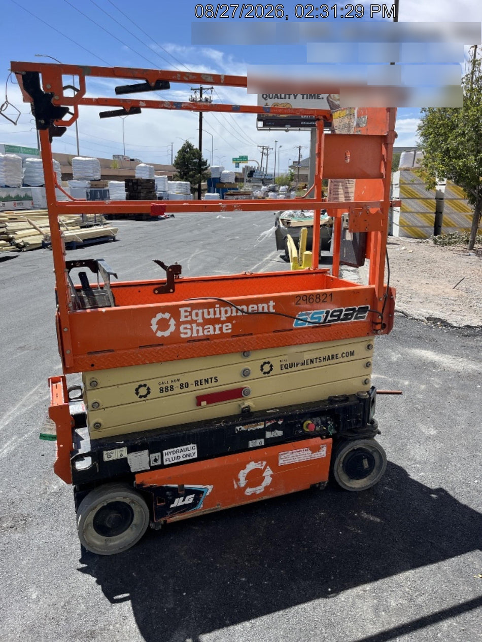 2023 JLG ES1932