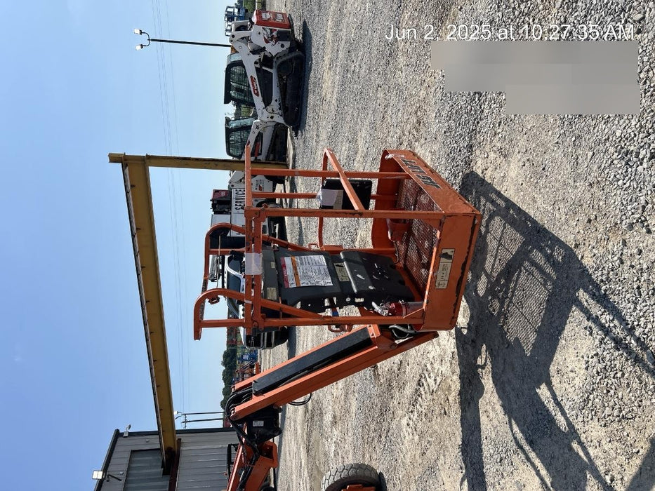 2019 JLG E300AJP