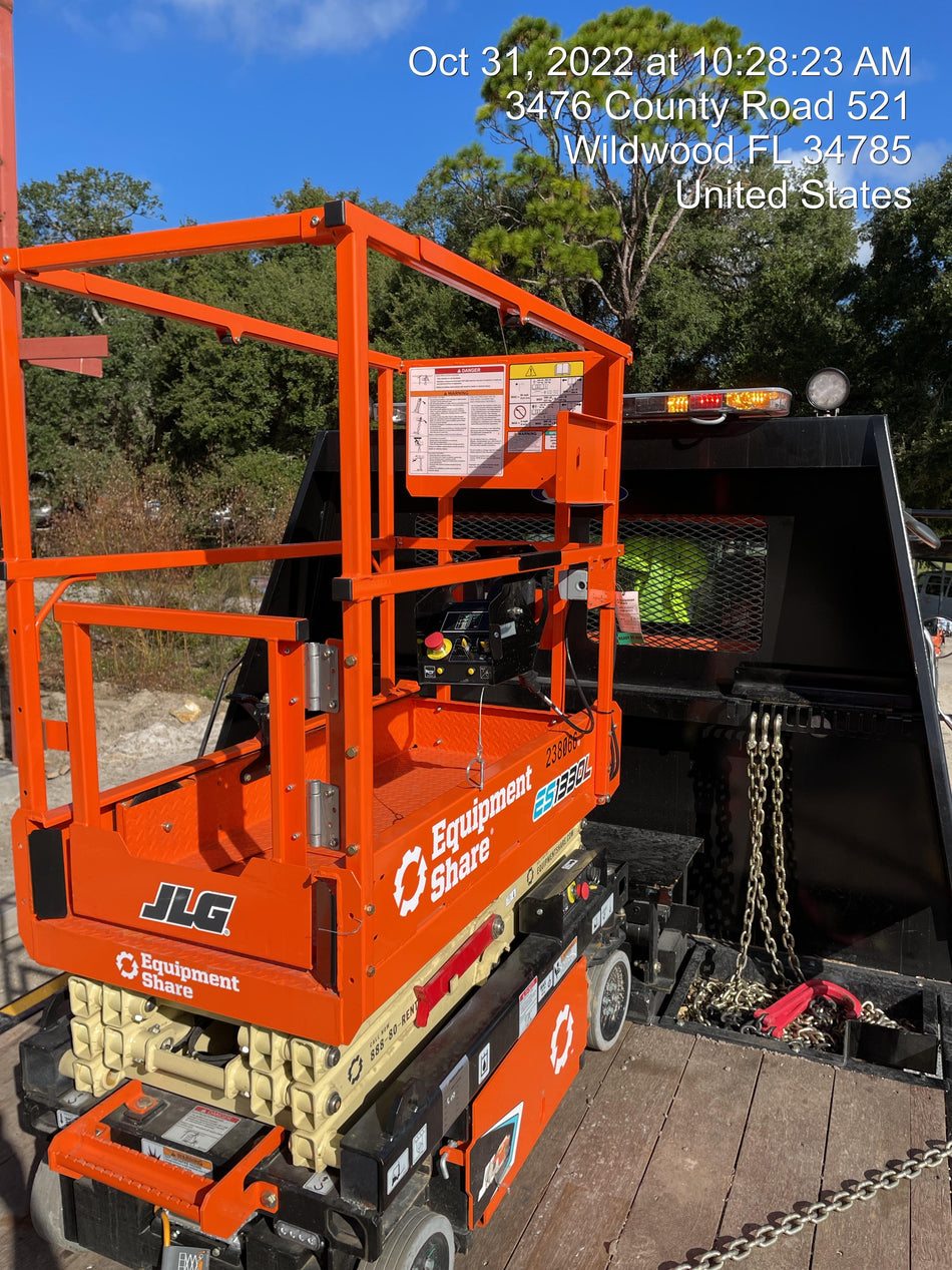 2022 JLG ES1330L