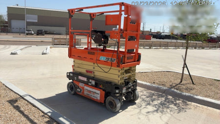 2021 JLG ES1932