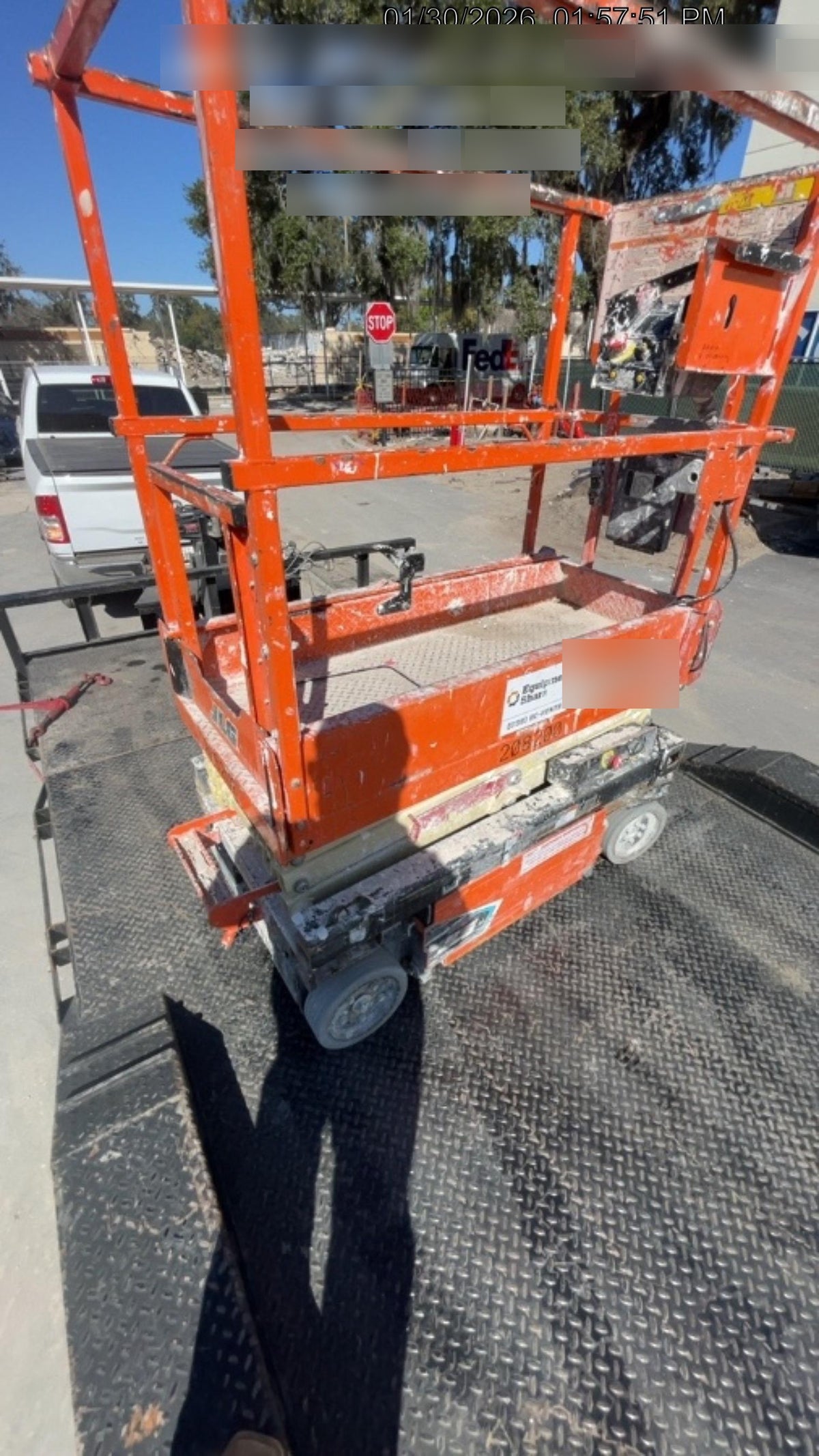 2022 JLG ES1330L