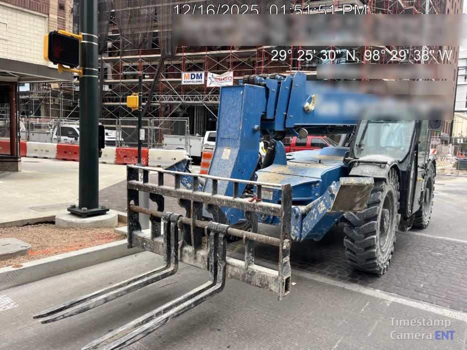 2018 Genie GTH-1056 GTH-1056 w/CAB, Solid Tires, Work Lights, 60" carriage/forks, cab mesh, beacon