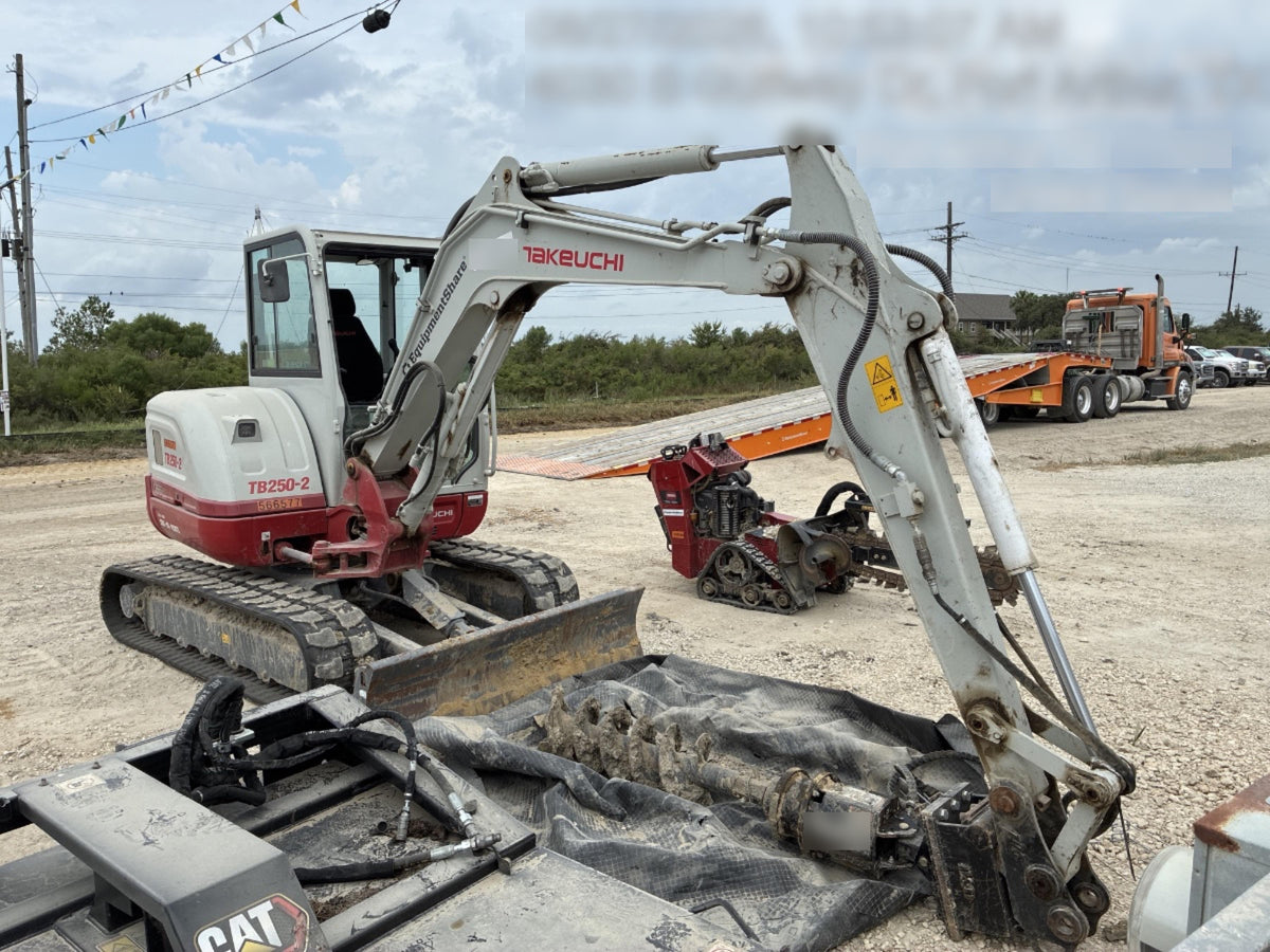 2025 TAKEUCHI TB250-2CR