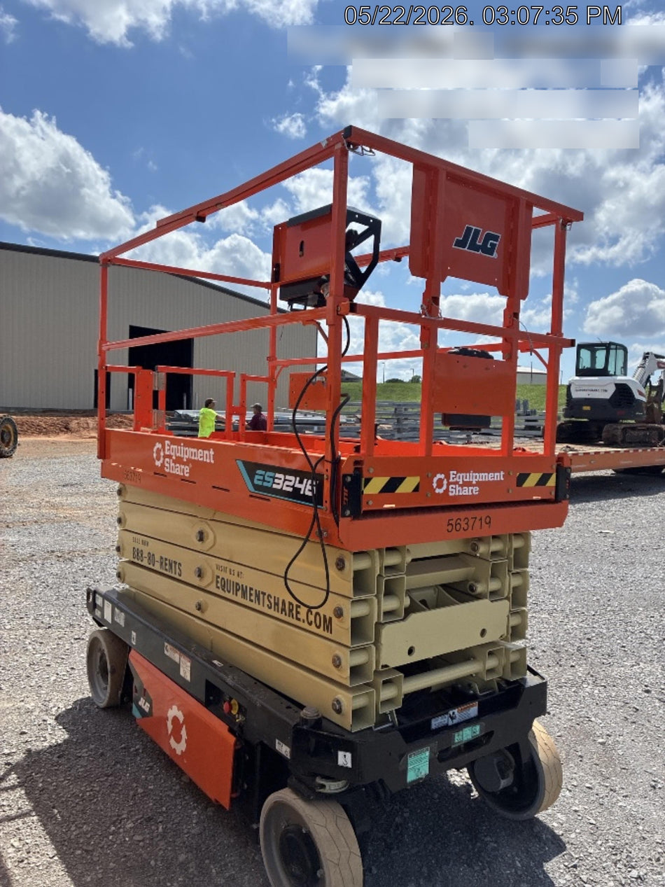 2025 JLG ES3246