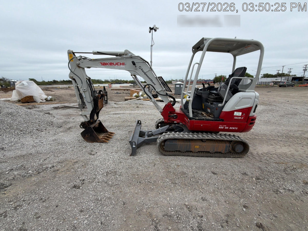 2025 TAKEUCHI TB235-2R