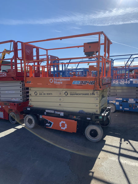 2022 JLG ES3246
