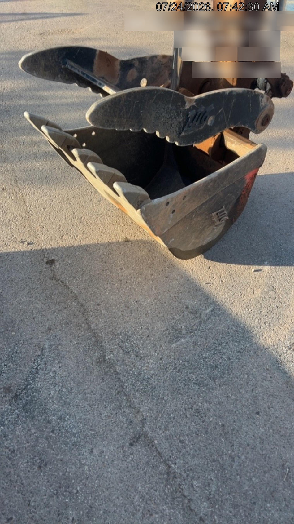 2025 TAKEUCHI 24" Bucket Takeuchi