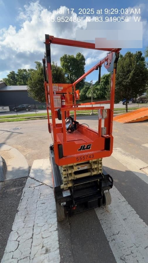 2025 JLG ES1932