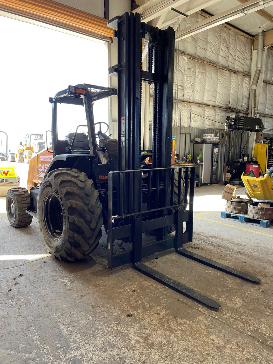 2023 CASE 588H