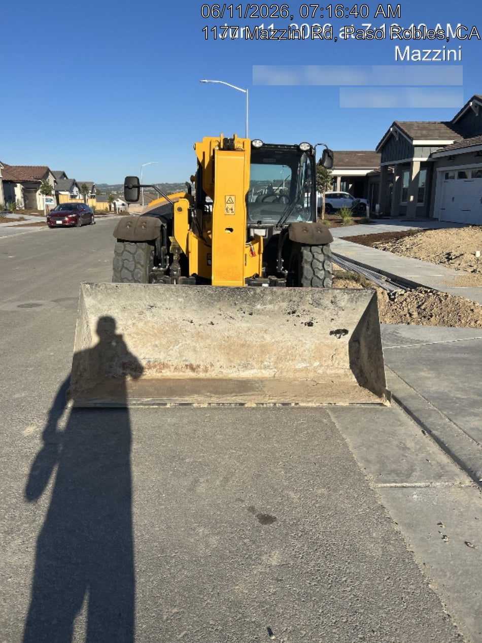 2025 JLG 1001100823