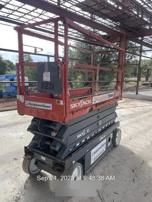 2018 Skyjack SJIII-3226 Skyjack SJIII3226 Scissor Lift w/Trojan Batteries