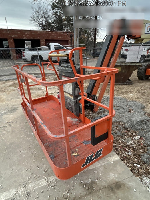 2019 JLG 660SJ