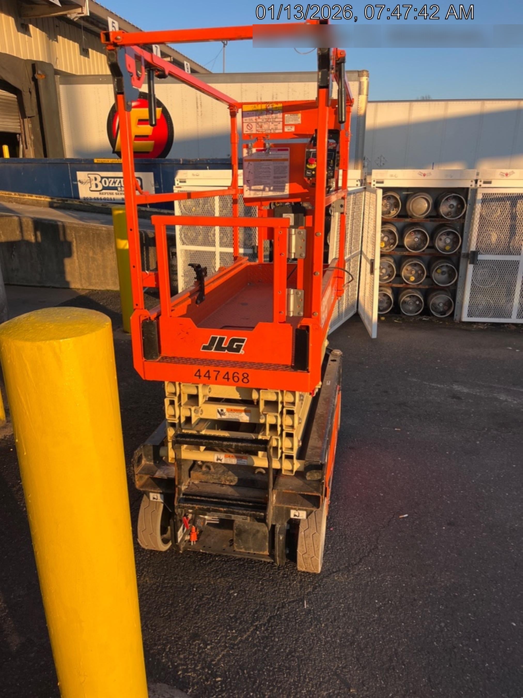 2024 JLG ES1932