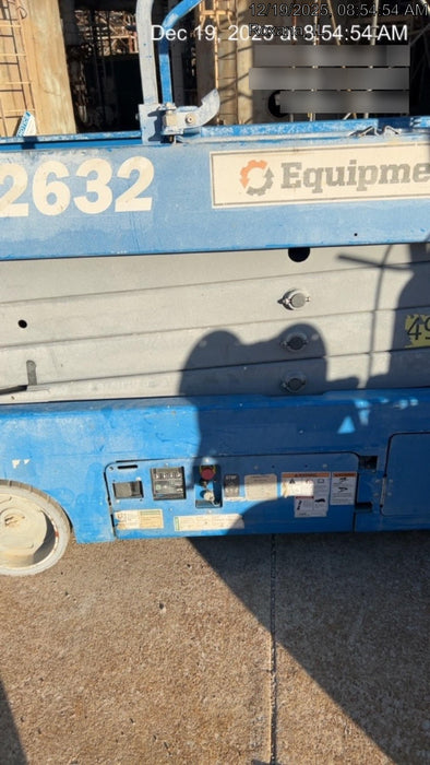 2019 Genie GS-2632 Folding rails with half height swing gate