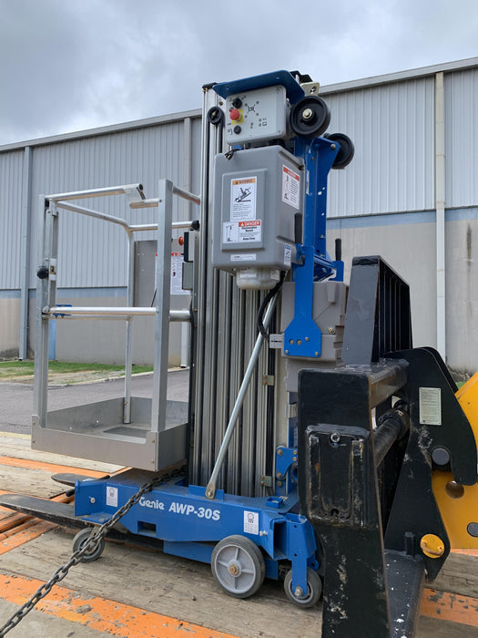 2019 GENIE AWP-30S