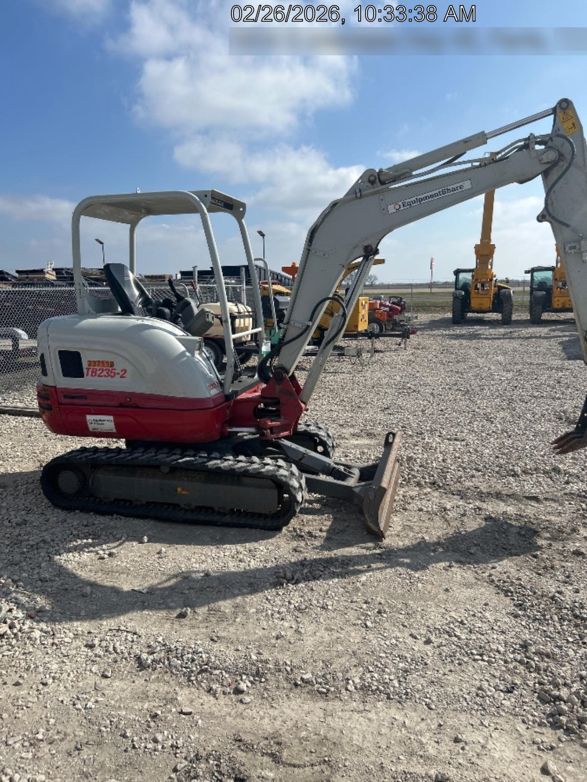 2022 TAKEUCHI TB235-2R