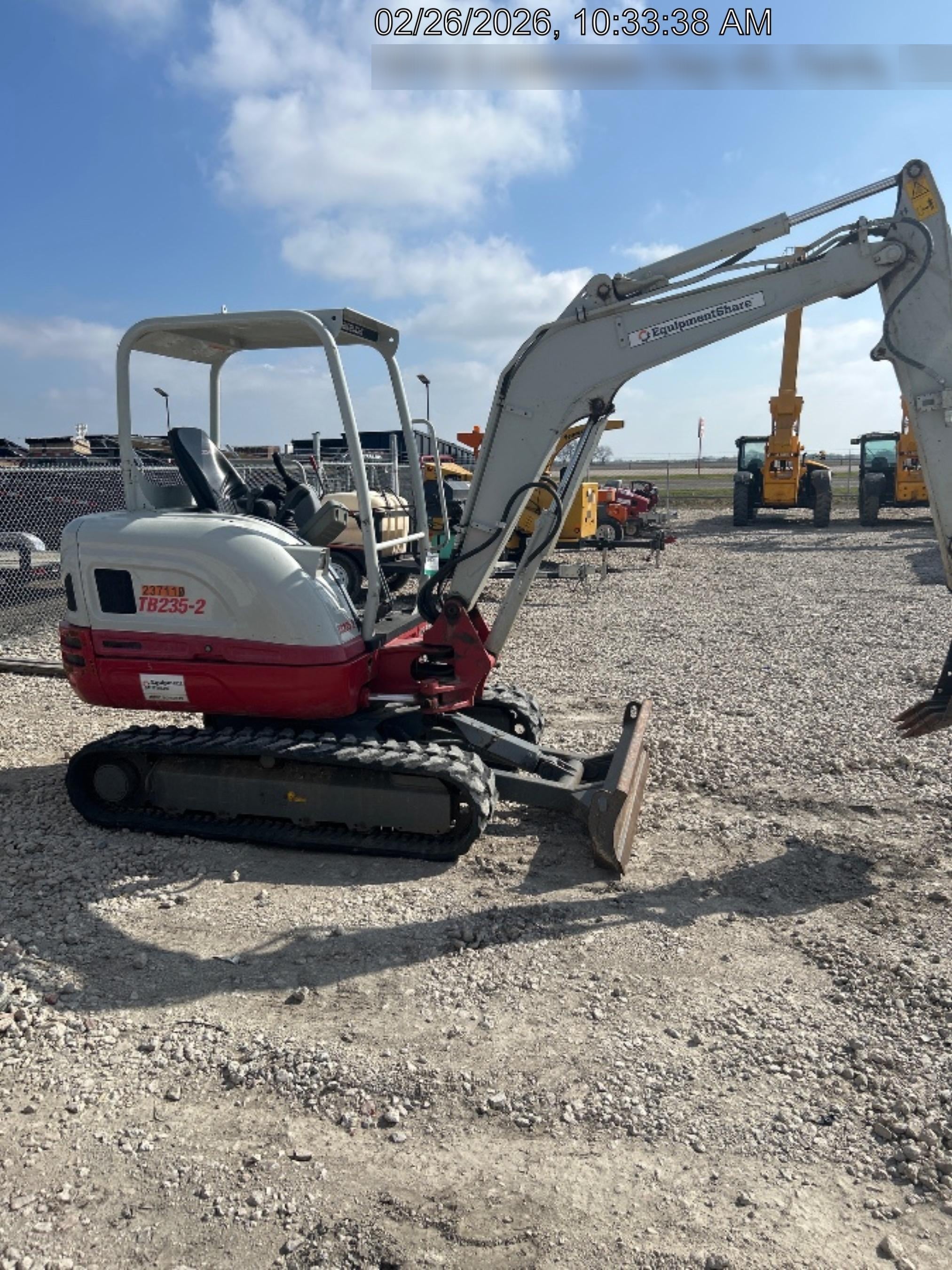 2022 TAKEUCHI TB235-2R