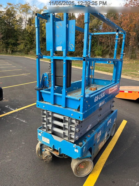 2020 Genie GS-1930 Solid Non Marking Tires, Beacon, Folding rails with half height swing gate, 800W Inverter