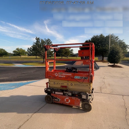 2023 JLG ES1932