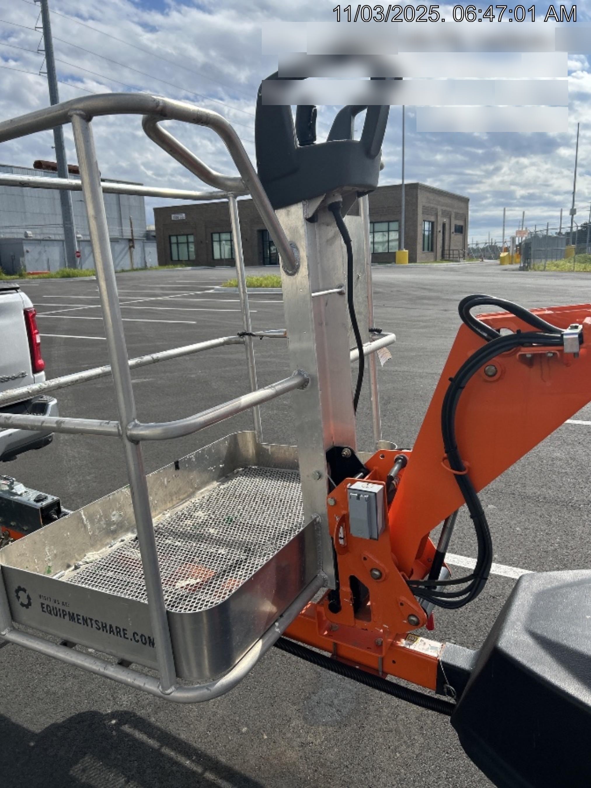 2023 JLG T350