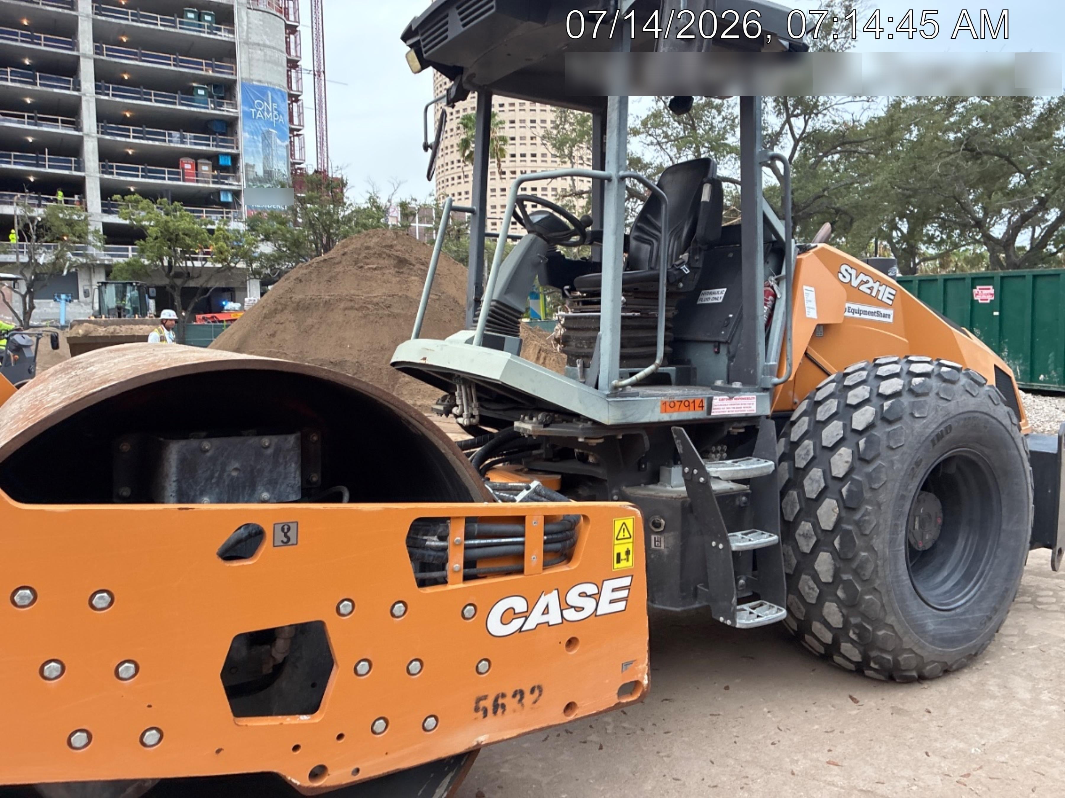 2021 CASE SV211E