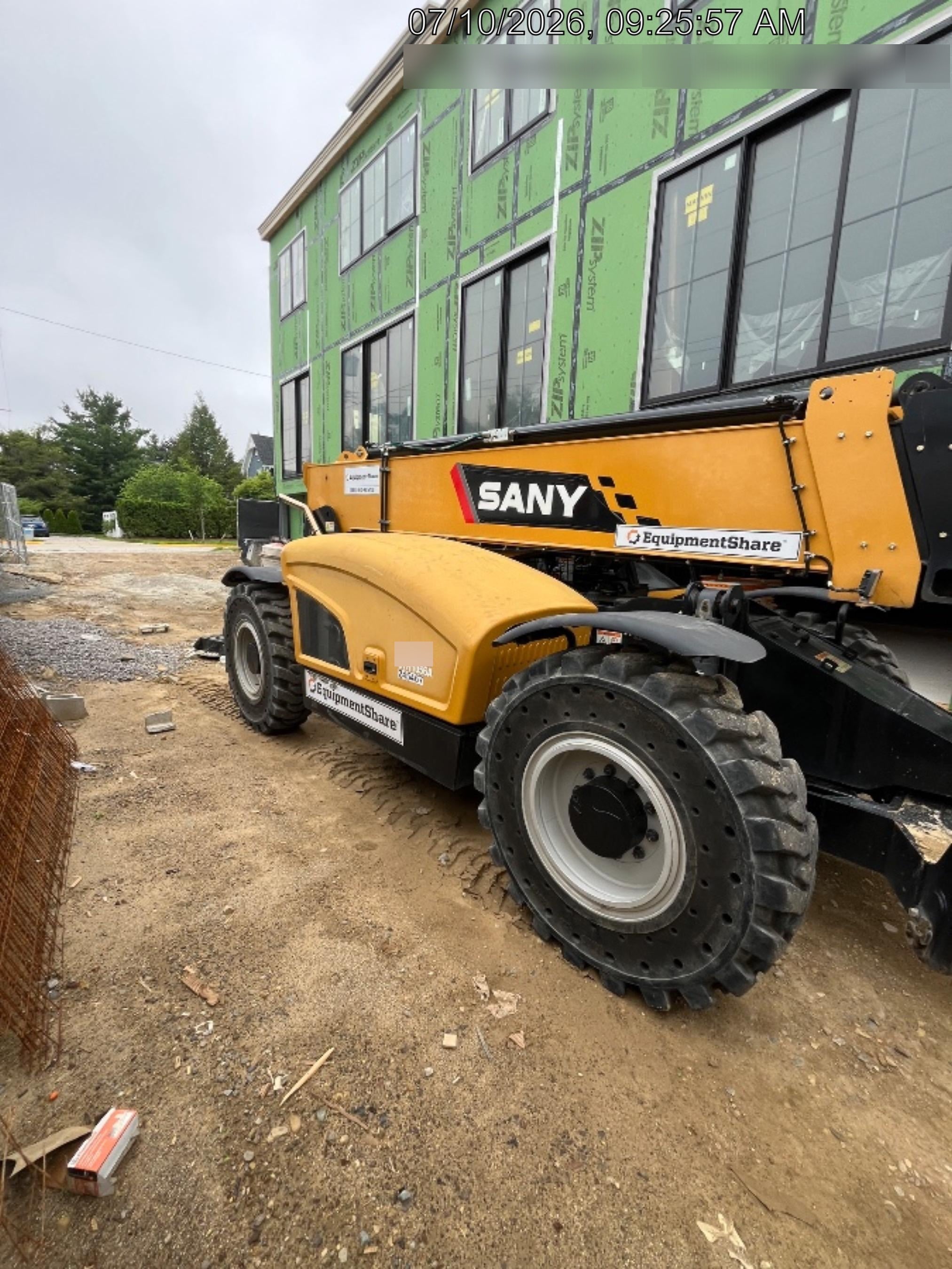 2021 SANY STH1056