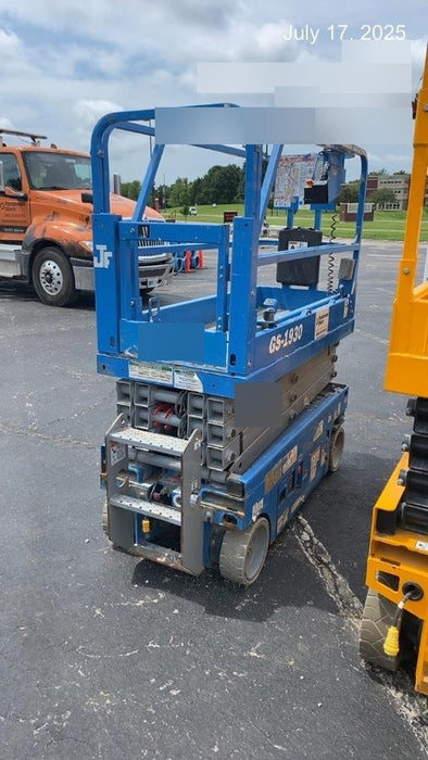 2020 Genie GS-1930 Solid Non Marking Tires, Beacon, Folding rails with half height swing gate