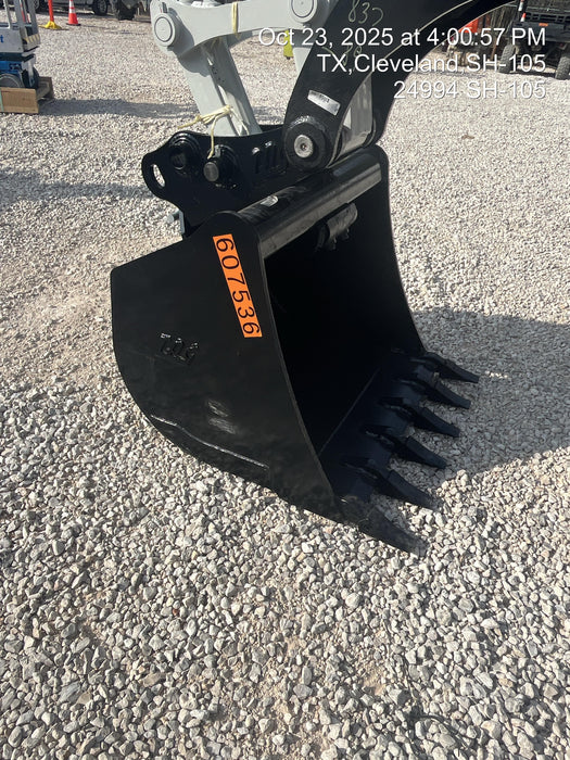 2025 TAKEUCHI 36" Bucket - Takeuchi