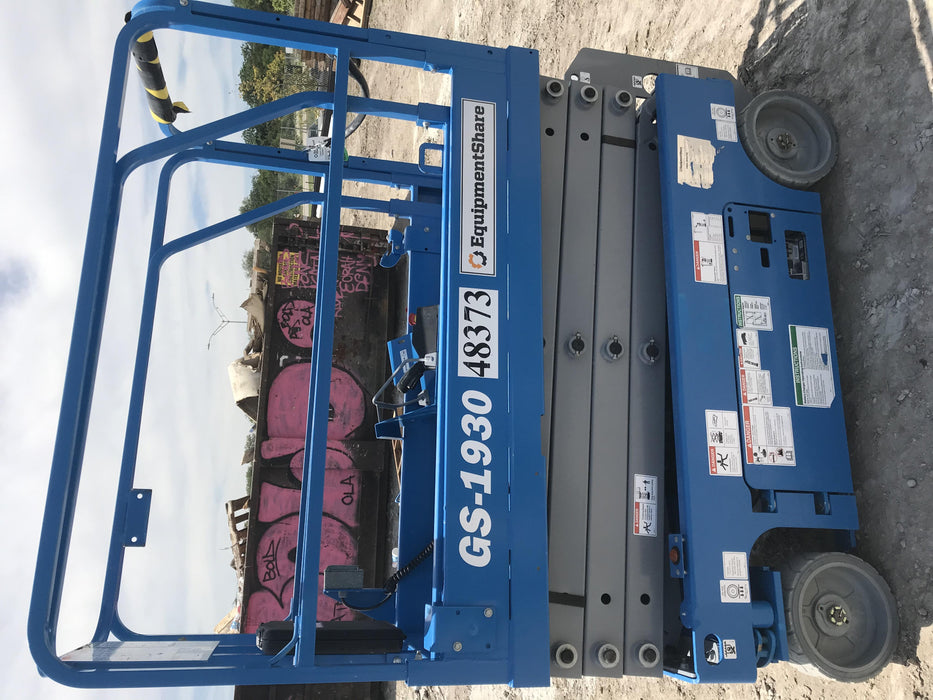 2019 Genie GS-1930 Fixed rails with chain Entry