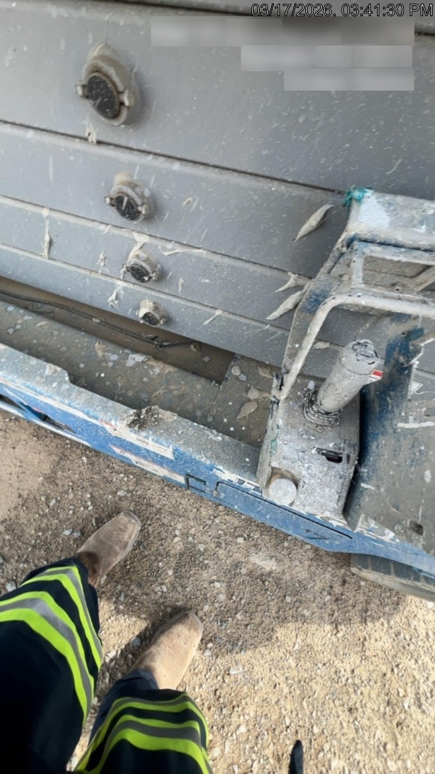 2019 Genie GS-4047 Folding rails with half height swing gate