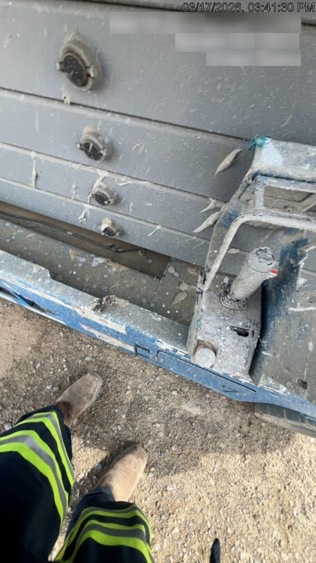 2019 Genie GS-4047 Folding rails with half height swing gate