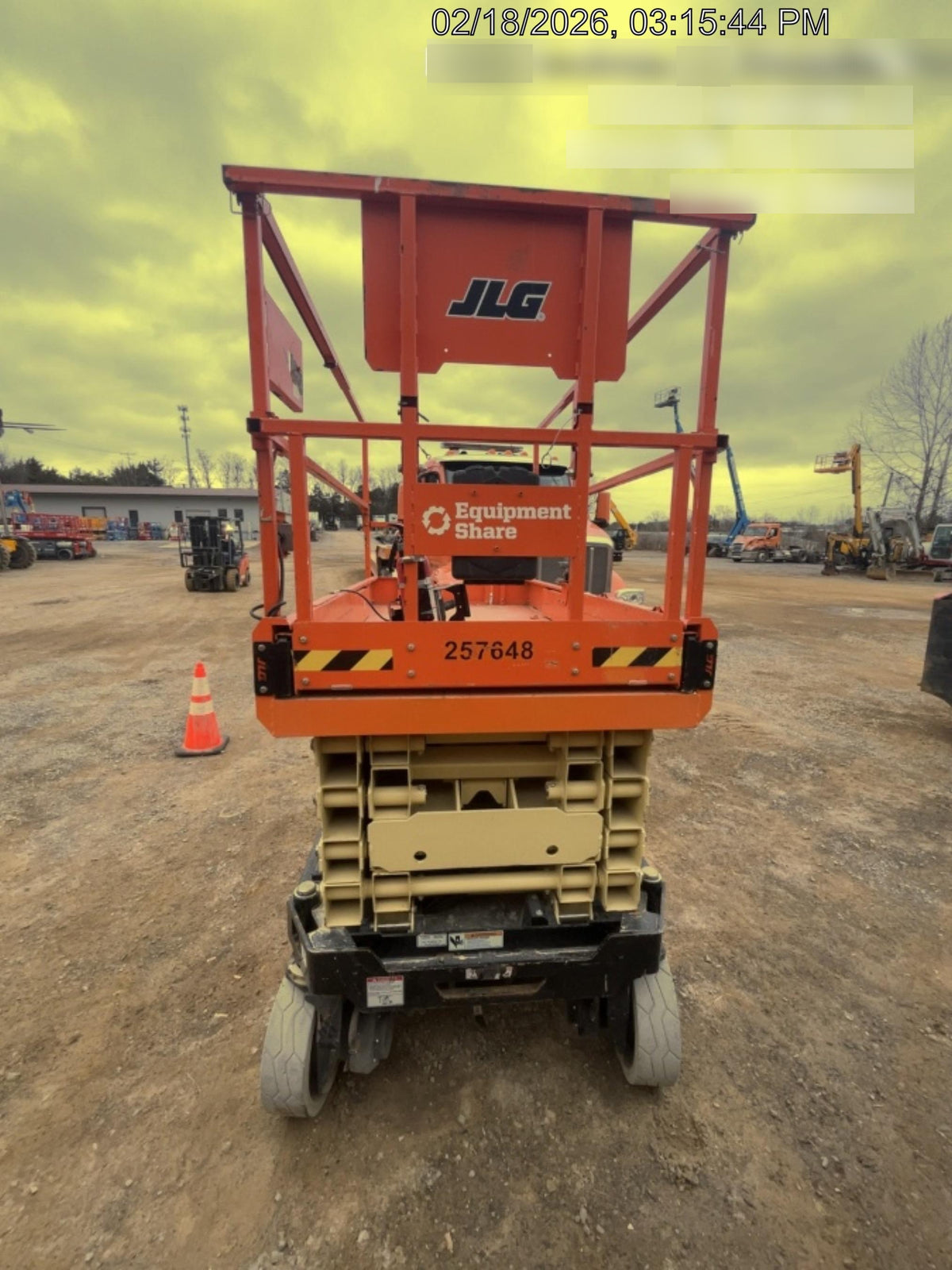 2022 JLG ES3246