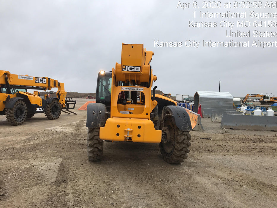 2020 JCB 510-56 Cab/Heat/Air, 74 HP, Solid Tires, STD Worklight, Beacon, Aux Hydraulics, Lifting Eye, Back up Alarm w/66" Carriage/60" Forks