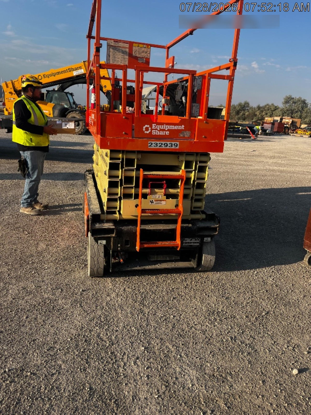 2022 JLG ES3246