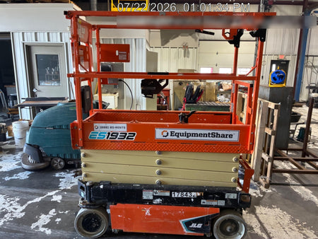 2021 JLG ES1932